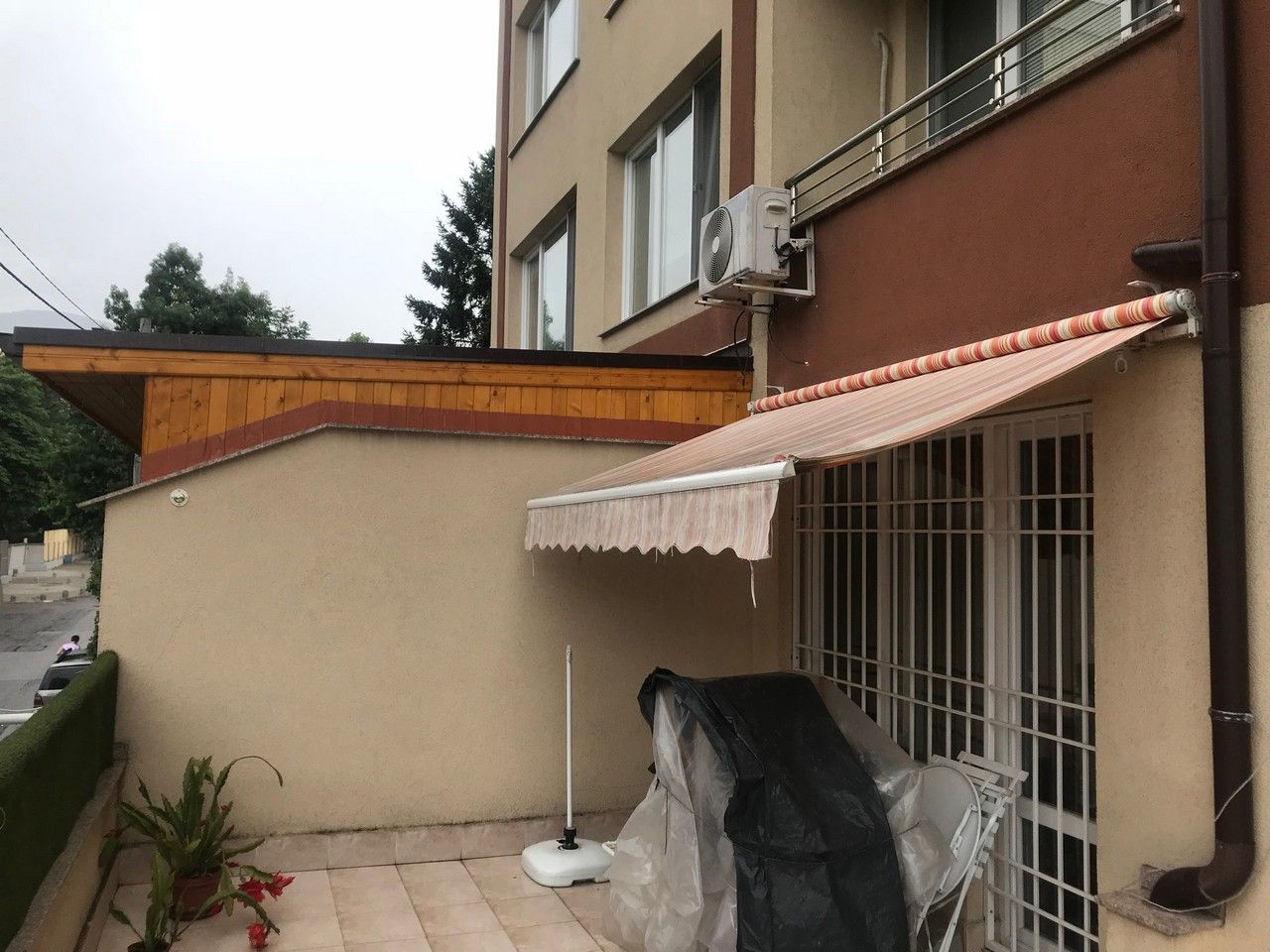Козирки от поликарбонат - 78036 варианти Козирки от поликарбонат - 90101 варианти